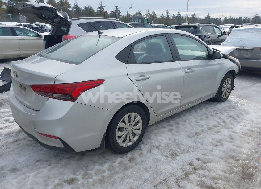 Photo 4 of 2018 Hyundai Accent SE (VIN 3KPC24A33JE025457)