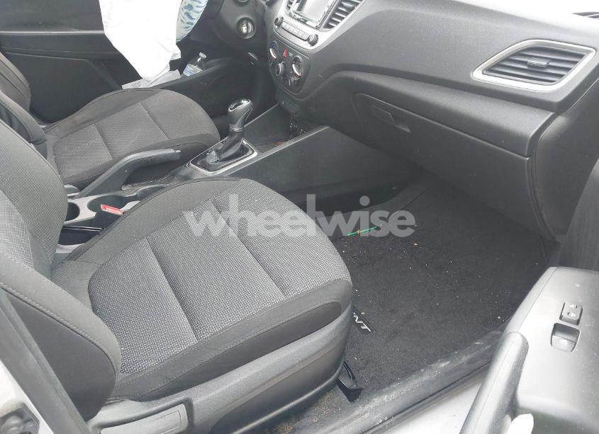 Photo 5 of 2018 Hyundai Accent SE (VIN 3KPC24A33JE025457)