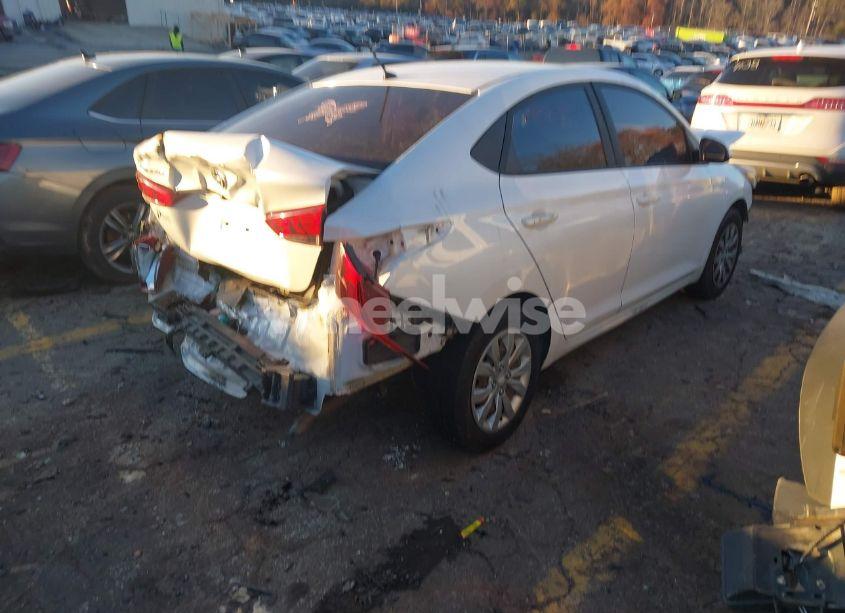 Photo 4 of 2018 Hyundai Accent SE (VIN 3KPC24A33JE025524)