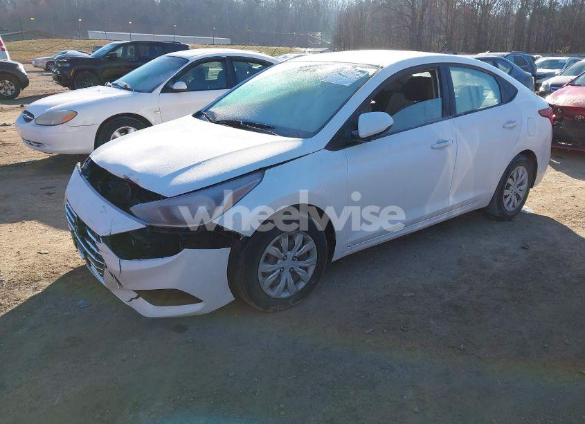 Photo 2 of 2019 Hyundai Accent SE (VIN 3KPC24A33KE056922)