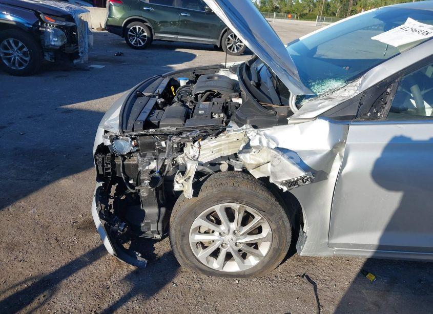 Photo 6 of 2019 Hyundai Accent SEL (VIN 3KPC24A33KE057391)