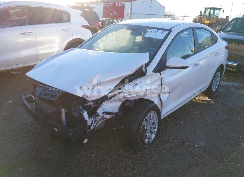Photo 2 of 2019 Hyundai Accent SE (VIN 3KPC24A33KE069184)