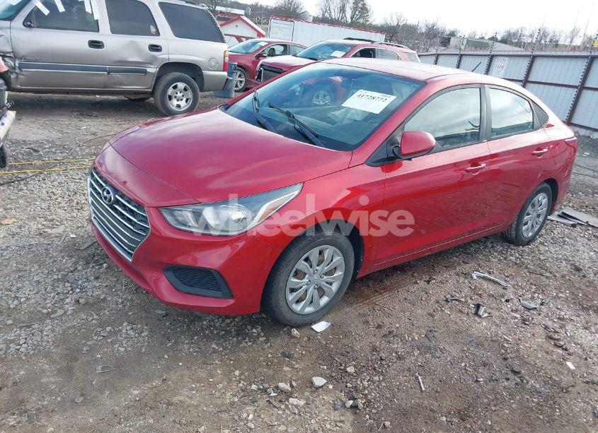 Photo 2 of 2019 Hyundai Accent SE (VIN 3KPC24A33KE069198)