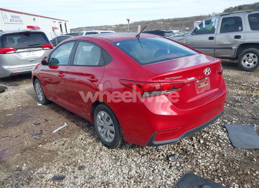 Photo 3 of 2019 Hyundai Accent SE (VIN 3KPC24A33KE069198)