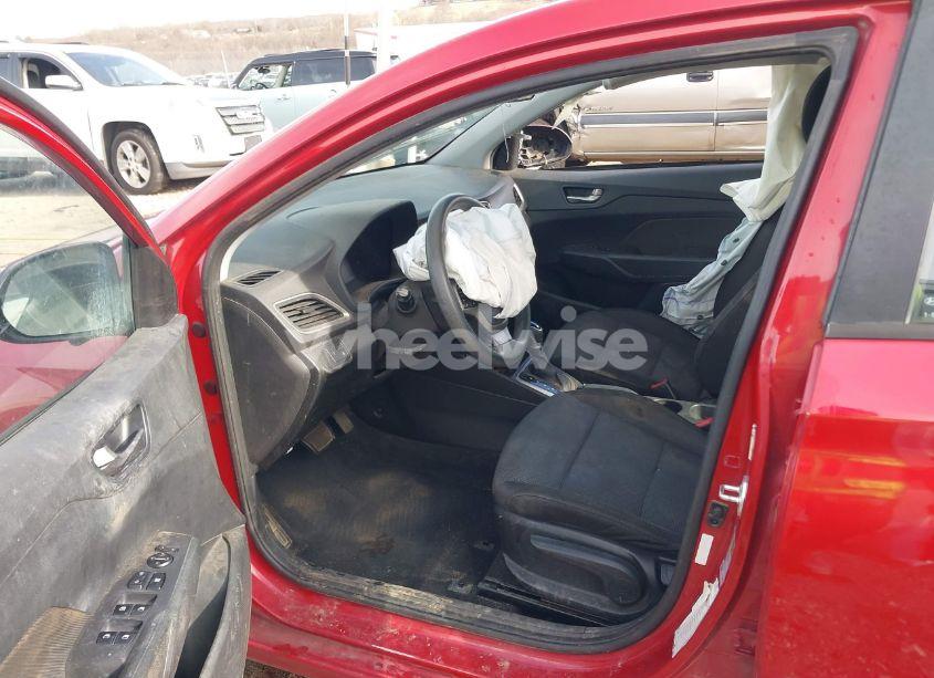 Photo 5 of 2019 Hyundai Accent SE (VIN 3KPC24A33KE069198)