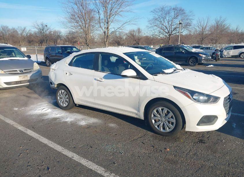 2019 Hyundai Accent SE (VIN 3KPC24A33KE072134) main photo