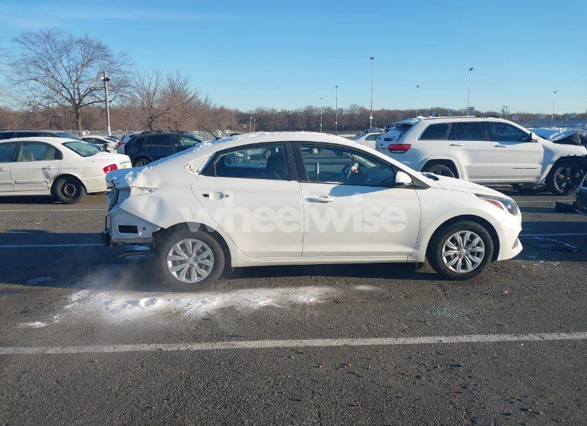 Photo 13 of 2019 Hyundai Accent SE (VIN 3KPC24A33KE072134)