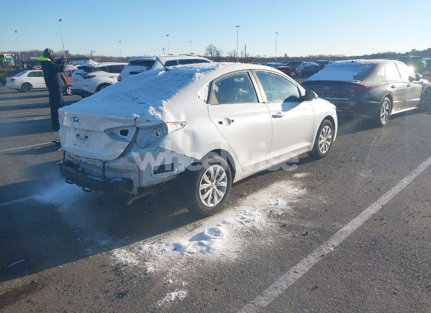 Photo 4 of 2019 Hyundai Accent SE (VIN 3KPC24A33KE072134)