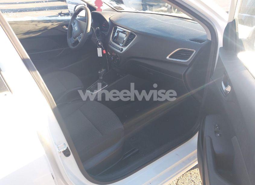 Photo 5 of 2019 Hyundai Accent SE (VIN 3KPC24A33KE072134)