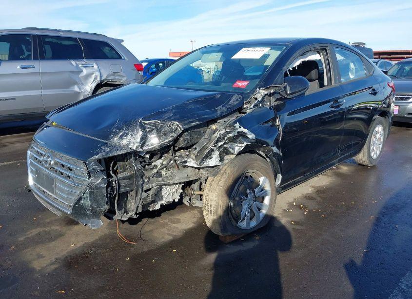 Photo 2 of 2019 Hyundai Accent SE (VIN 3KPC24A33KE085157)