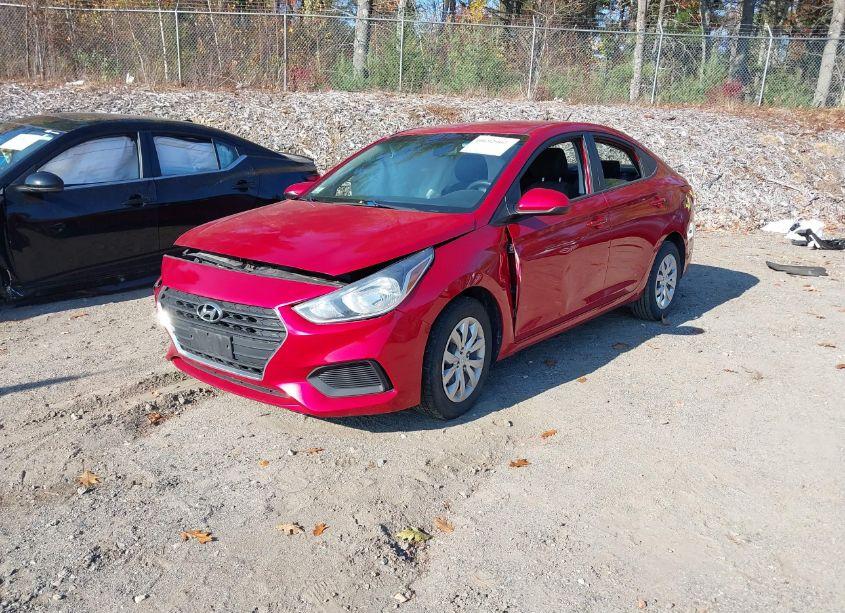 Photo 2 of 2018 Hyundai Accent SE (VIN 3KPC24A34JE012734)