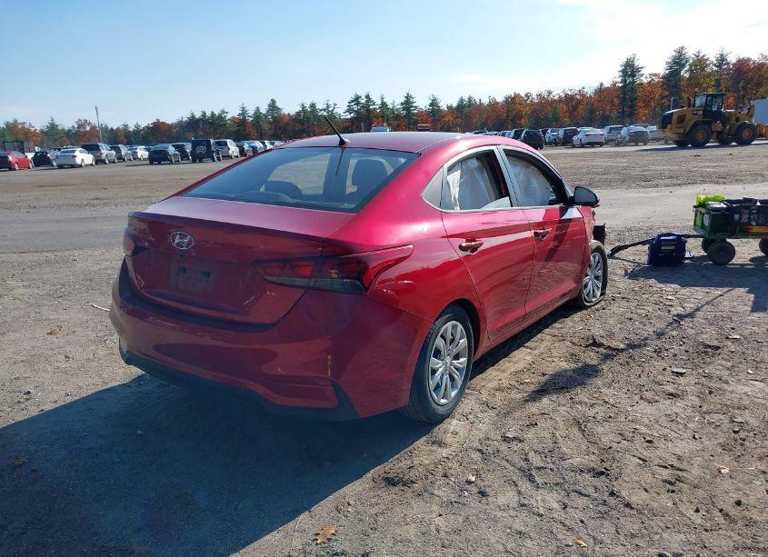 Photo 4 of 2018 Hyundai Accent SE (VIN 3KPC24A34JE012734)