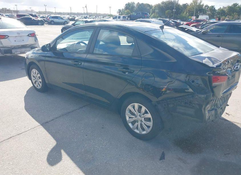 Photo 3 of 2018 Hyundai Accent SE (VIN 3KPC24A34JE029033)