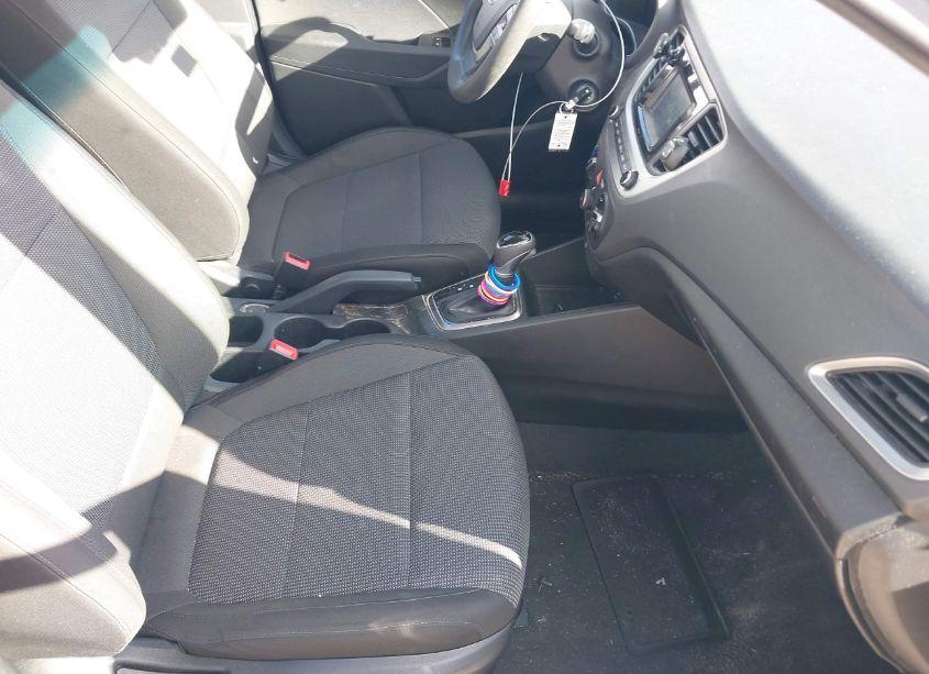 Photo 5 of 2018 Hyundai Accent SE (VIN 3KPC24A34JE029033)