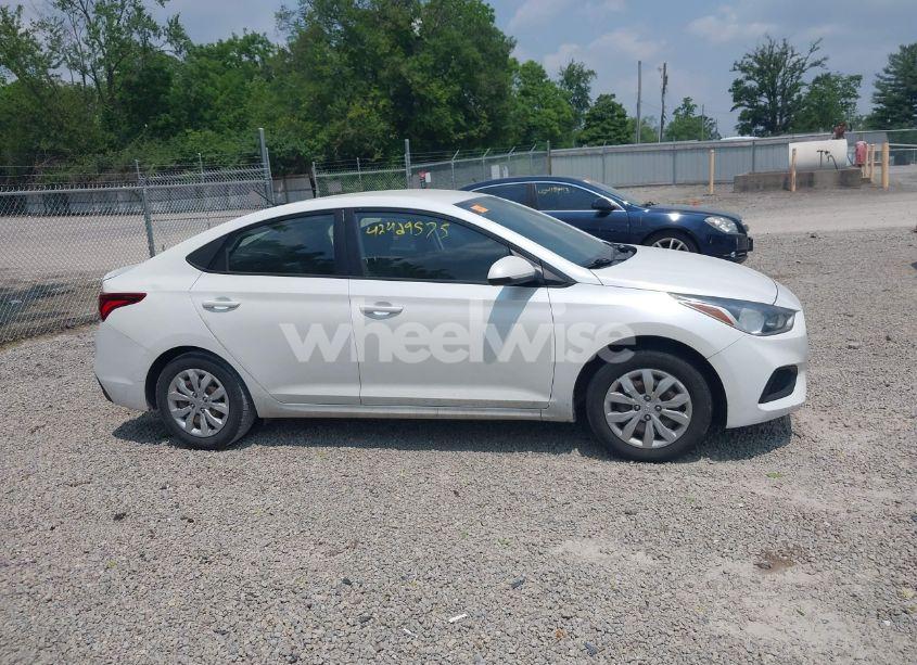 Photo 13 of 2019 Hyundai Accent SE (VIN 3KPC24A34KE052121)