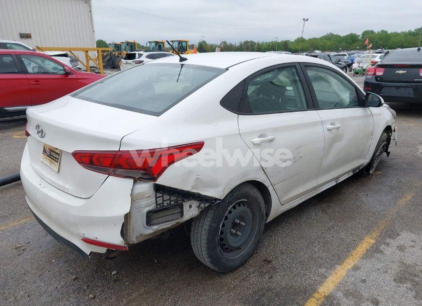 Photo 4 of 2019 Hyundai Accent SE (VIN 3KPC24A34KE061482)