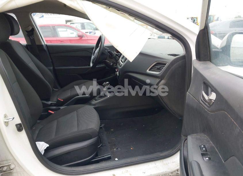 Photo 5 of 2019 Hyundai Accent SE (VIN 3KPC24A34KE061482)