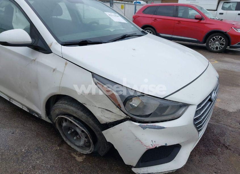 Photo 6 of 2019 Hyundai Accent SE (VIN 3KPC24A34KE061482)