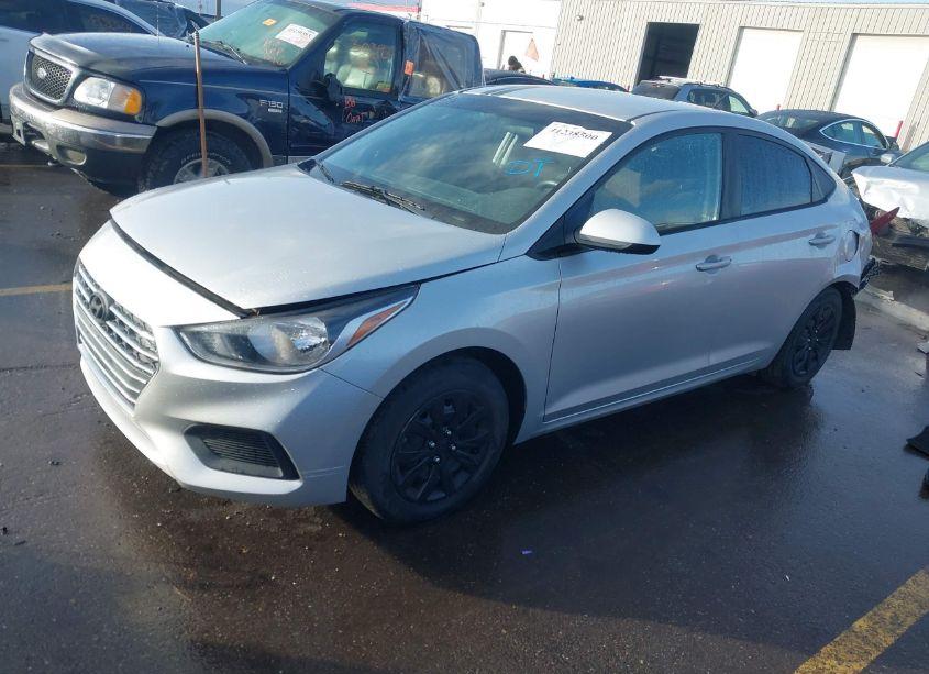 Photo 2 of 2019 Hyundai Accent SE (VIN 3KPC24A34KE067797)