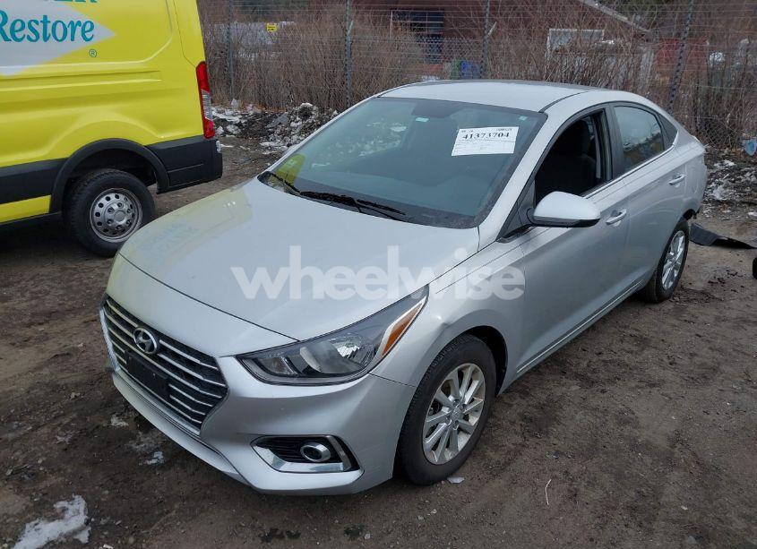 Photo 2 of 2019 Hyundai Accent SEL (VIN 3KPC24A34KE069422)
