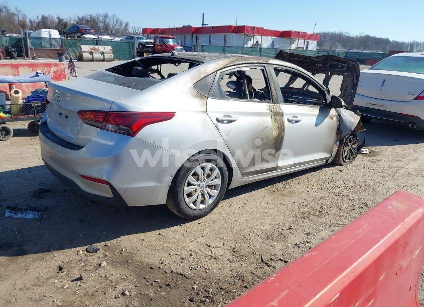 Photo 4 of 2019 Hyundai Accent SE (VIN 3KPC24A34KE077133)