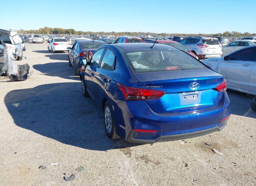 Photo 3 of 2018 Hyundai Accent SE (VIN 3KPC24A35JE022057)