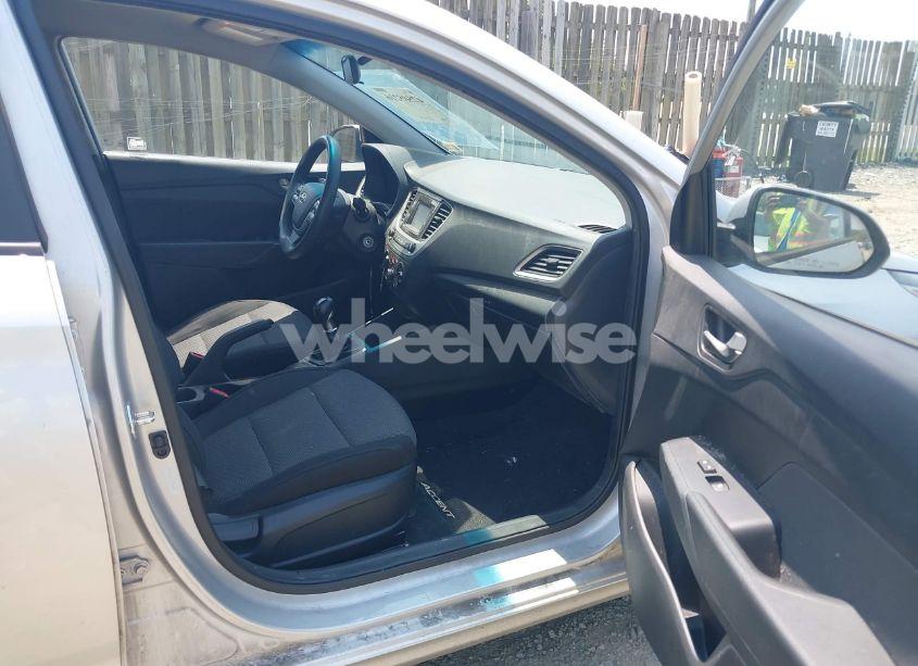 Photo 5 of 2018 Hyundai Accent SE (VIN 3KPC24A35JE034306)