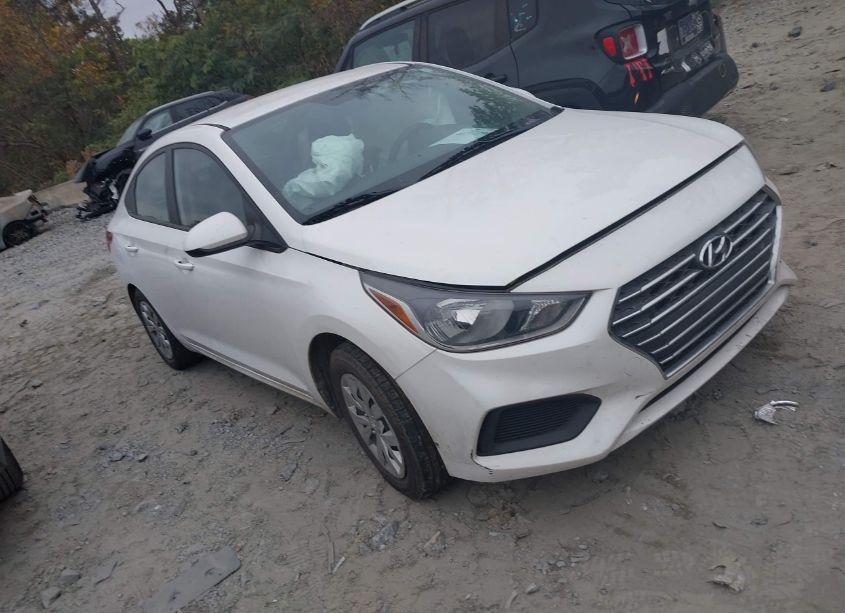 2019 Hyundai Accent SE (VIN 3KPC24A35KE065864) main photo