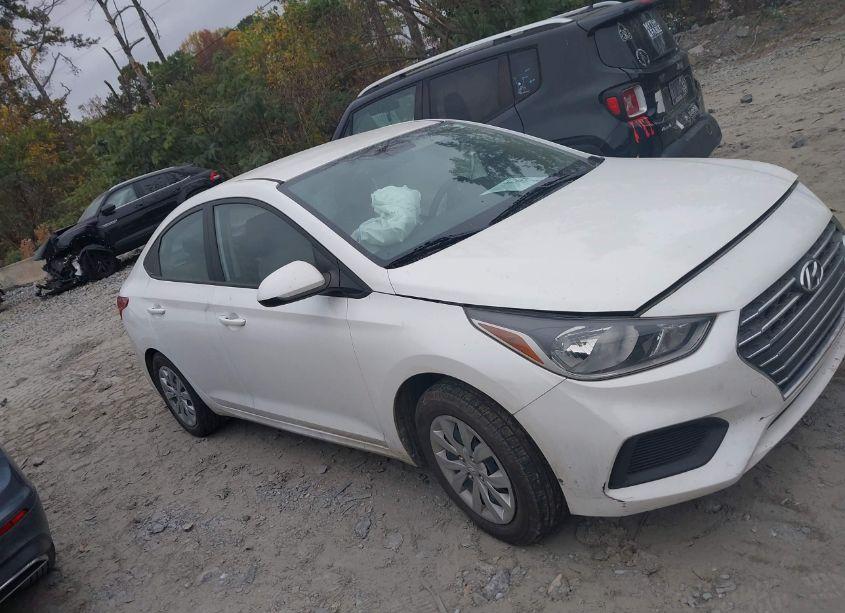 Photo 13 of 2019 Hyundai Accent SE (VIN 3KPC24A35KE065864)