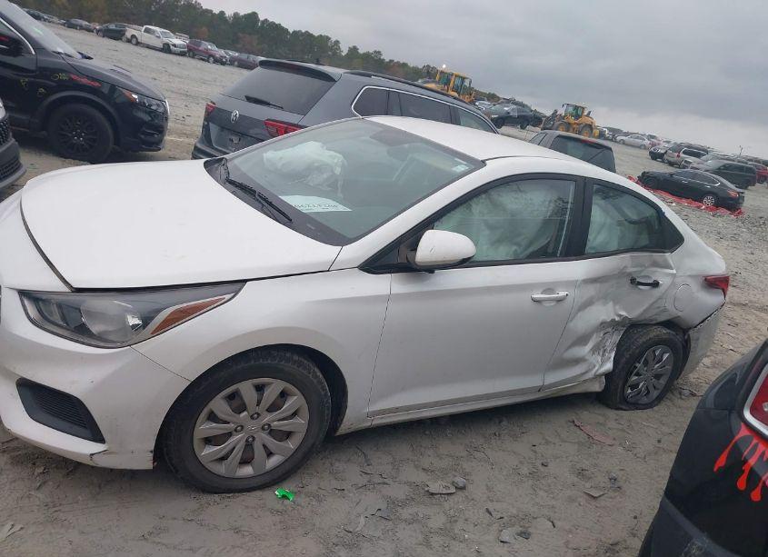 Photo 14 of 2019 Hyundai Accent SE (VIN 3KPC24A35KE065864)