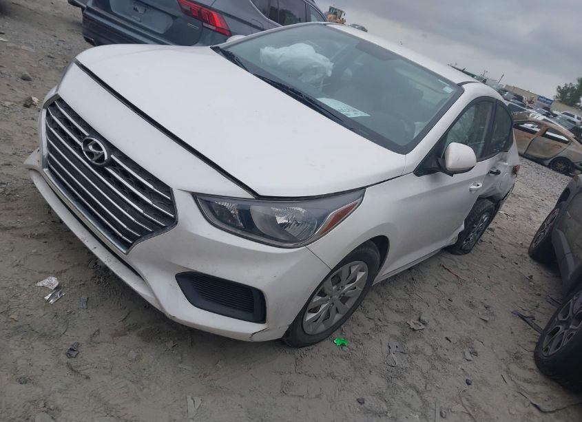 Photo 2 of 2019 Hyundai Accent SE (VIN 3KPC24A35KE065864)