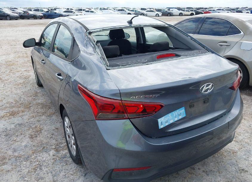 Photo 3 of 2018 Hyundai Accent SE (VIN 3KPC24A36JE011729)