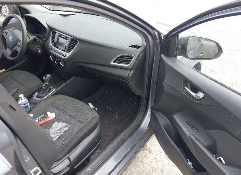 Photo 5 of 2018 Hyundai Accent SE (VIN 3KPC24A36JE011729)