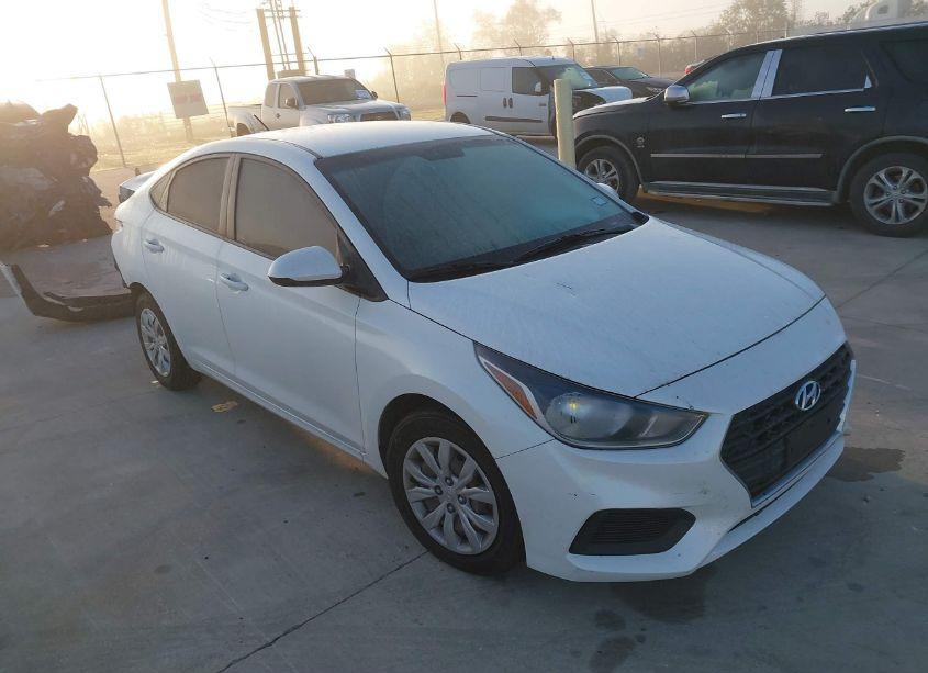 2018 Hyundai Accent SE (VIN 3KPC24A36JE019989) main photo
