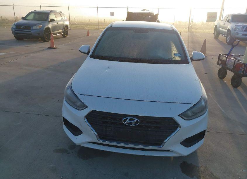 Photo 13 of 2018 Hyundai Accent SE (VIN 3KPC24A36JE019989)