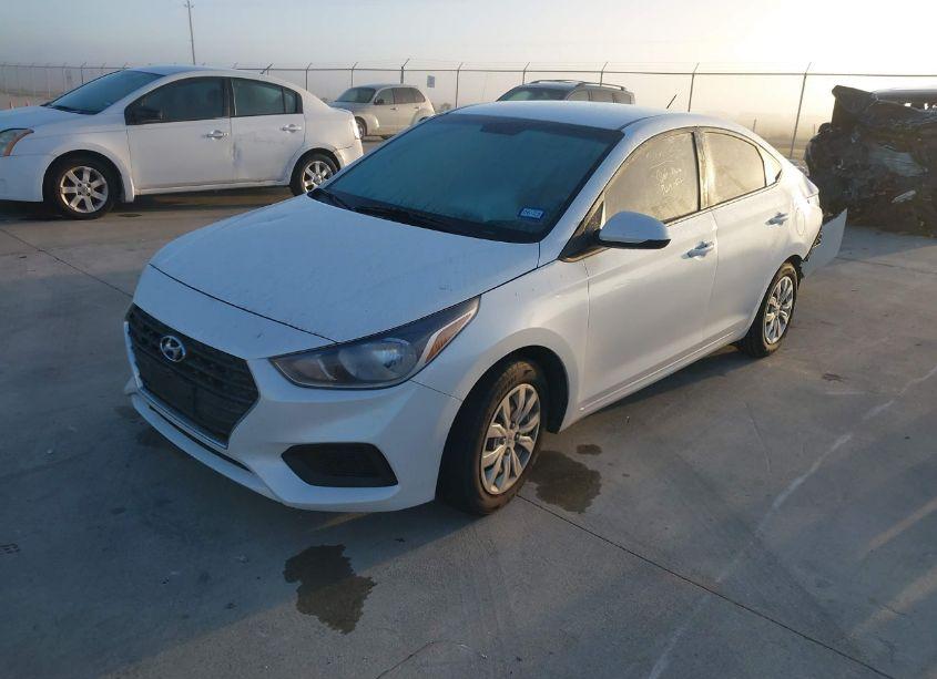 Photo 2 of 2018 Hyundai Accent SE (VIN 3KPC24A36JE019989)