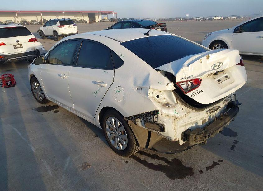 Photo 3 of 2018 Hyundai Accent SE (VIN 3KPC24A36JE019989)