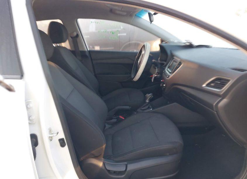 Photo 5 of 2018 Hyundai Accent SE (VIN 3KPC24A36JE019989)