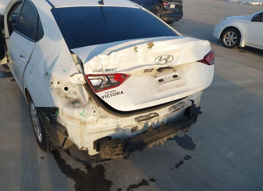 Photo 6 of 2018 Hyundai Accent SE (VIN 3KPC24A36JE019989)