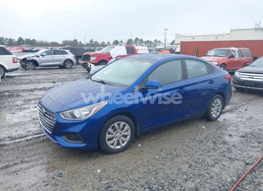 Photo 2 of 2018 Hyundai Accent SE (VIN 3KPC24A36JE023671)