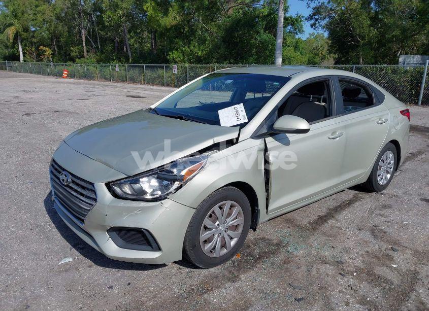 Photo 2 of 2018 Hyundai Accent SE (VIN 3KPC24A36JE033486)