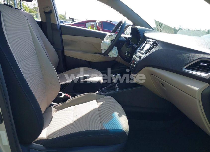 Photo 5 of 2018 Hyundai Accent SE (VIN 3KPC24A36JE033486)