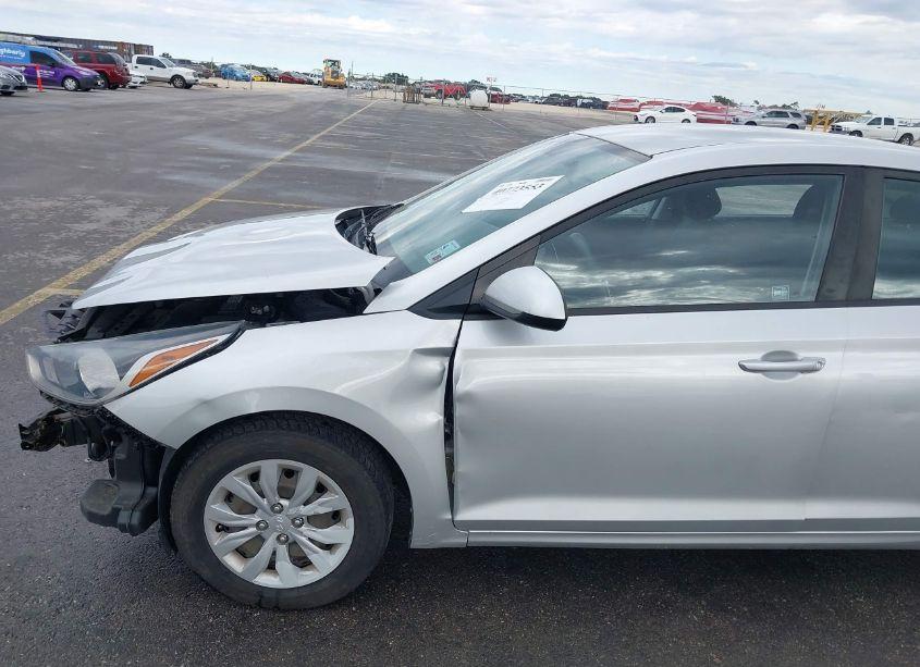 Photo 18 of 2019 Hyundai Accent SE (VIN 3KPC24A36KE054811)