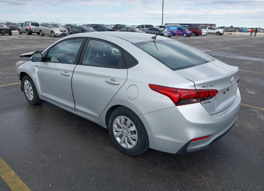 Photo 3 of 2019 Hyundai Accent SE (VIN 3KPC24A36KE054811)