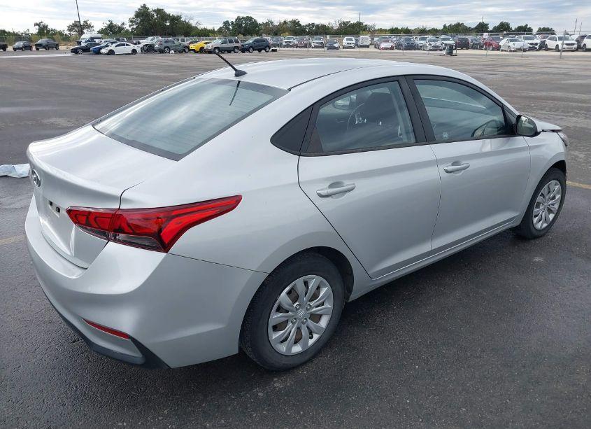 Photo 4 of 2019 Hyundai Accent SE (VIN 3KPC24A36KE054811)