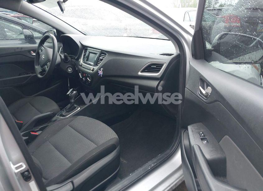 Photo 5 of 2019 Hyundai Accent SE (VIN 3KPC24A36KE056459)