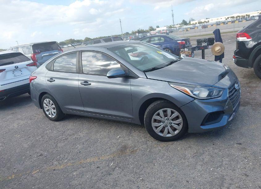 Photo 13 of 2018 Hyundai Accent SE (VIN 3KPC24A37JE011853)