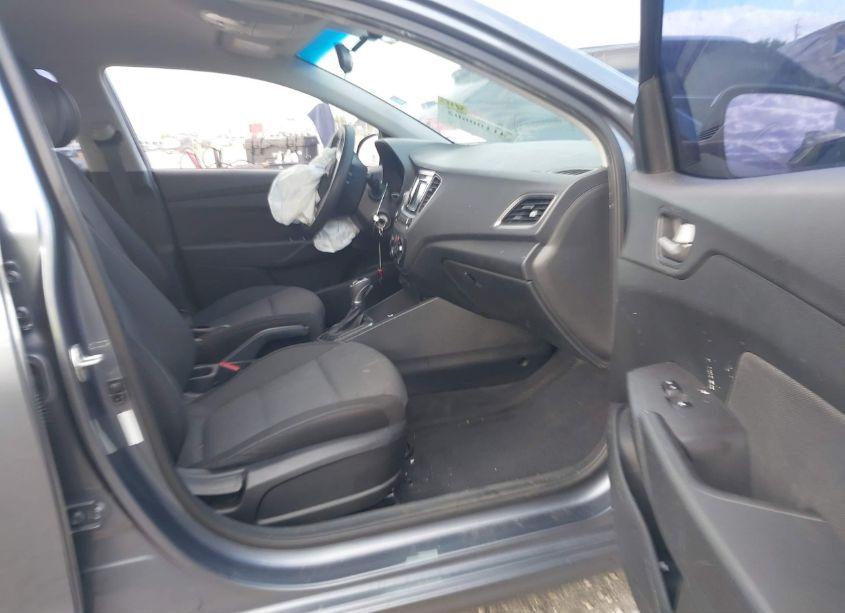 Photo 5 of 2018 Hyundai Accent SE (VIN 3KPC24A37JE011853)