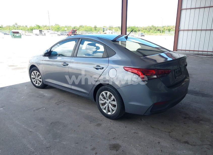 Photo 3 of 2019 Hyundai Accent SE (VIN 3KPC24A37KE039329)