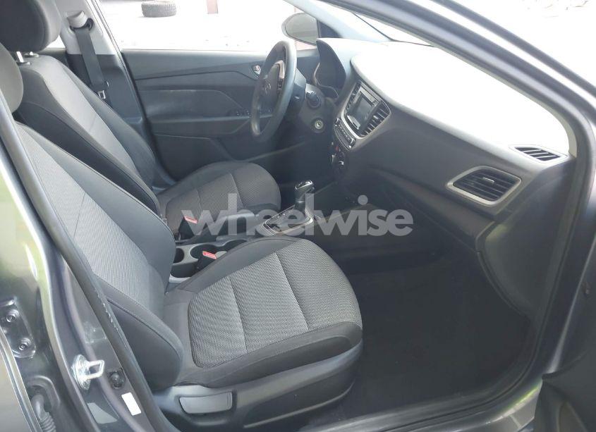 Photo 5 of 2019 Hyundai Accent SE (VIN 3KPC24A37KE039329)